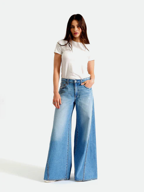 Daze Wilder Ultra Wide Leg Jeans – Pulse Wash